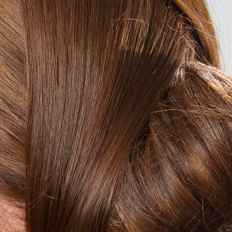 Extensions Farbe Nr.05 - smartes Mittelbraun mit rötlichem Schimmer (© Great Lengths)