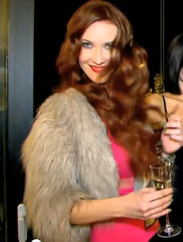 Professionelle Haarverlängerung (© VideoStill - produced by: image-film production 2011)