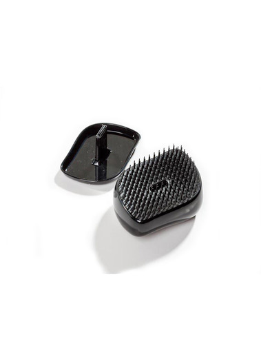 Tangle Teezer Brush (© Great Lengths)