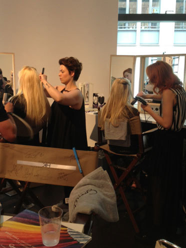 Voller Einsatz von Katrin Häseler und Ihrem Team (© Great Lengths)