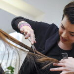 Mit dem Schnitt sorgt Katrin für die Übergänge (© Great Lengths)