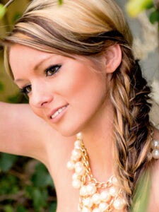 Flechtfisuren - beliebt und praktisch (© Great Lengths)