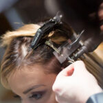 Einsetzen der Strähnen (© lichtzelt fotografie)