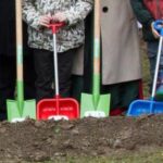 Spatenstich im SOS-Kinderdorf Stübing (© Great Lengths)