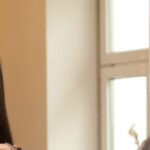 Melek freut sich über ihre langen Haare (© Great Lengths)