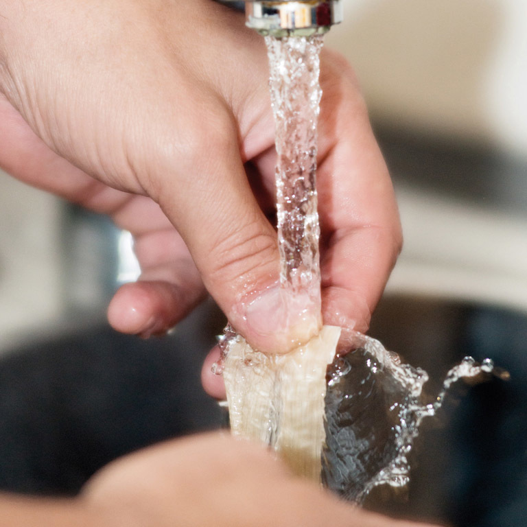 Gründliches Reinigen vor der Wiederverwendung der GL Apps ist essentiell. (© Great Lengths)