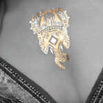 Take Me To Goa, geheimnissvoll, strahlende Ornamente - Metallic Tattoos (© TASSEL)