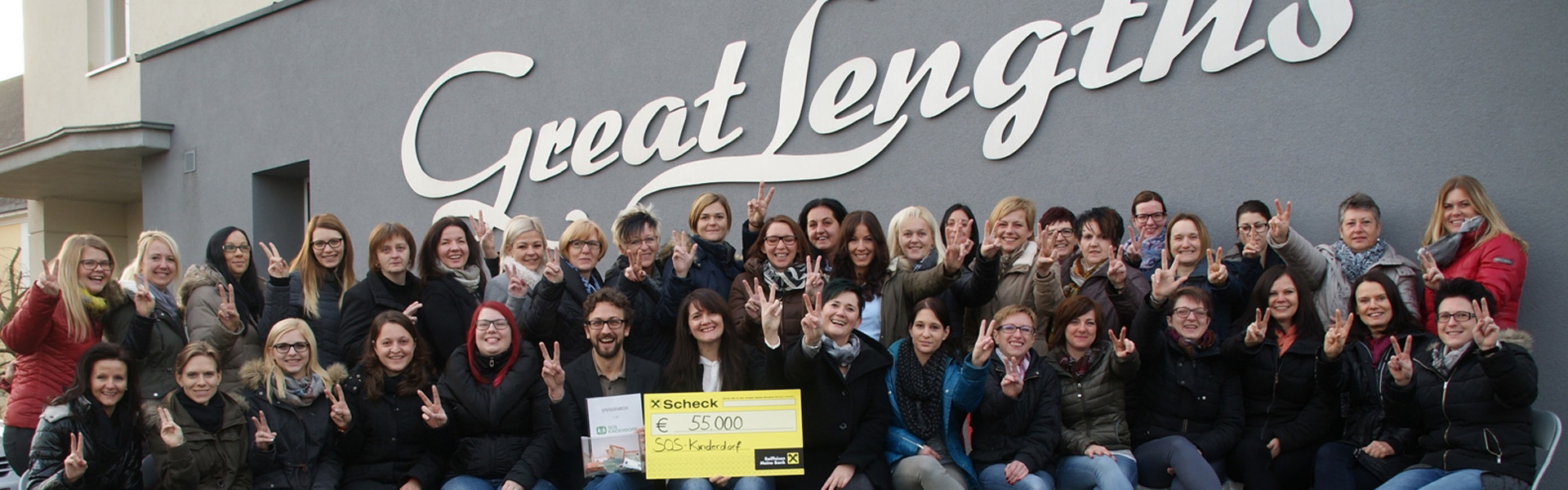 Scheckübergabe von Great Lengths an SOS Kinderdorf (© Great Lengths)