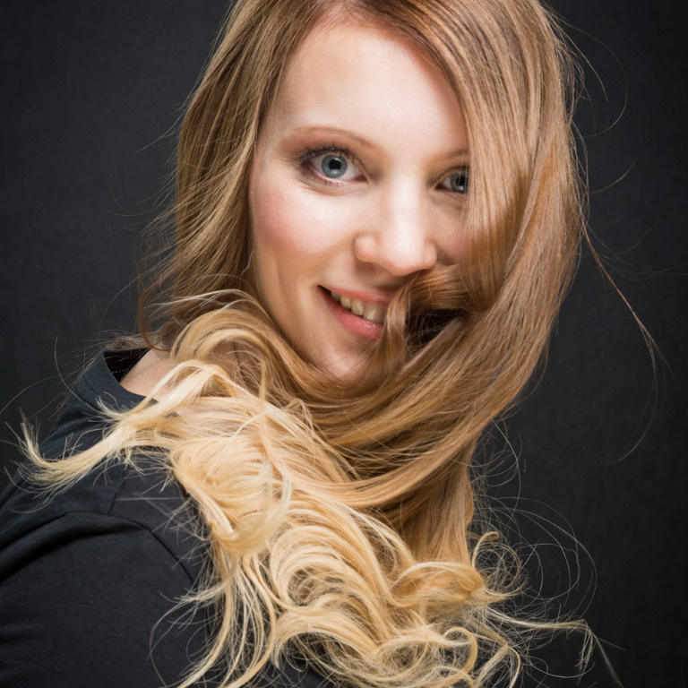 Wundervoller Farbverlauf mit Extensions in der Farbe BRONDE (© Great Lengths)