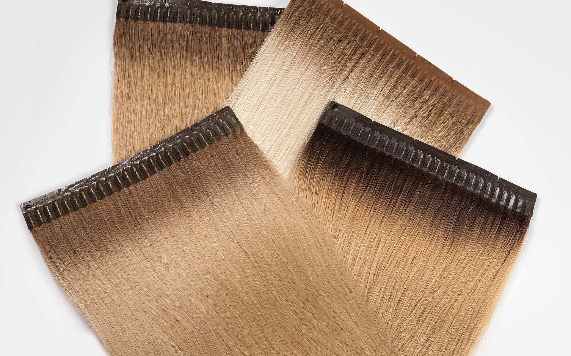 ROOTED, Strähnen mit den dunklen Ansätzen (© Great Lengths)