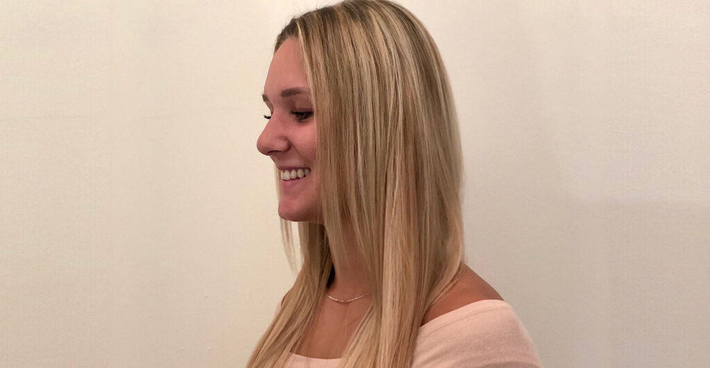 Lisa Buckwitz glücklich mit Haarverlängerung