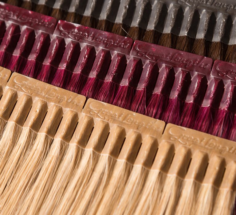 Bondings - unsichtbare Verbindung zwischen Eigenhaar und Extensions (© Great Lengths)