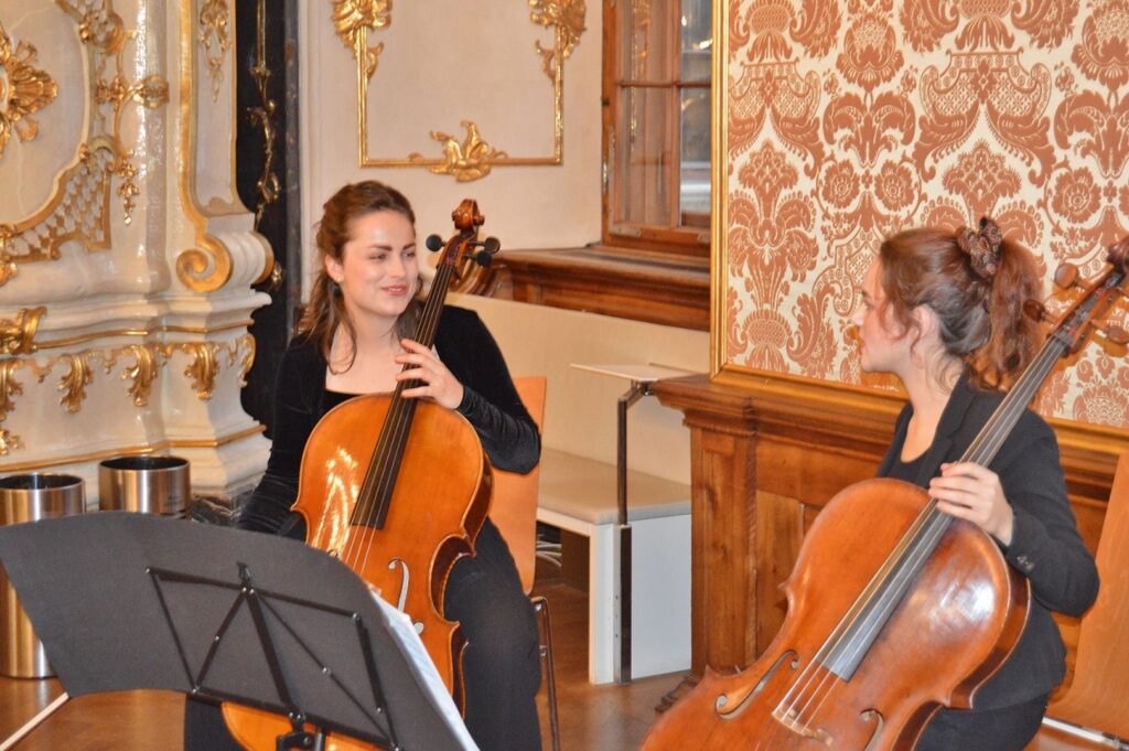 Musikalische Begleitung während des Jahresfestes.