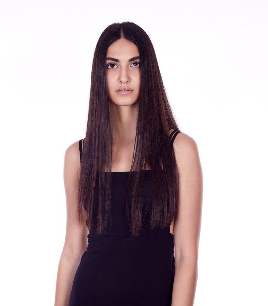 Mittelscheitel-Frisur als Haartrend im Winter