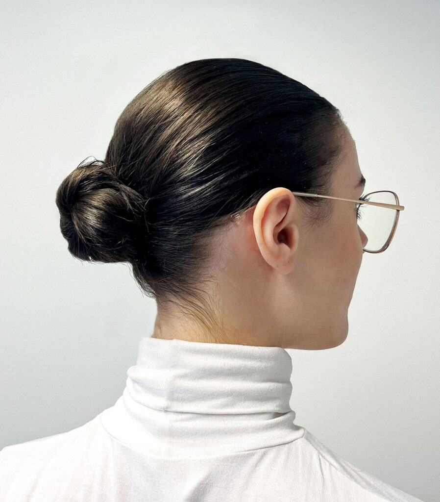 Elegante Low-Bun-Frisur als Trend für den Winter