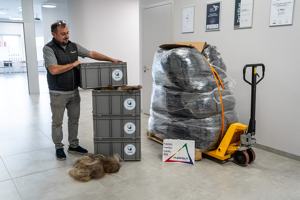 Haare gehen an "Hair Help the Oceans" (© Great Lengths)