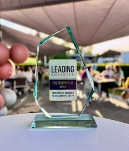 LEADING EMPLOYER (© Great Lengths)