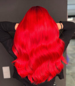 Rebellion Red – Haarfarbentrend 2024 (© Great Lengths)