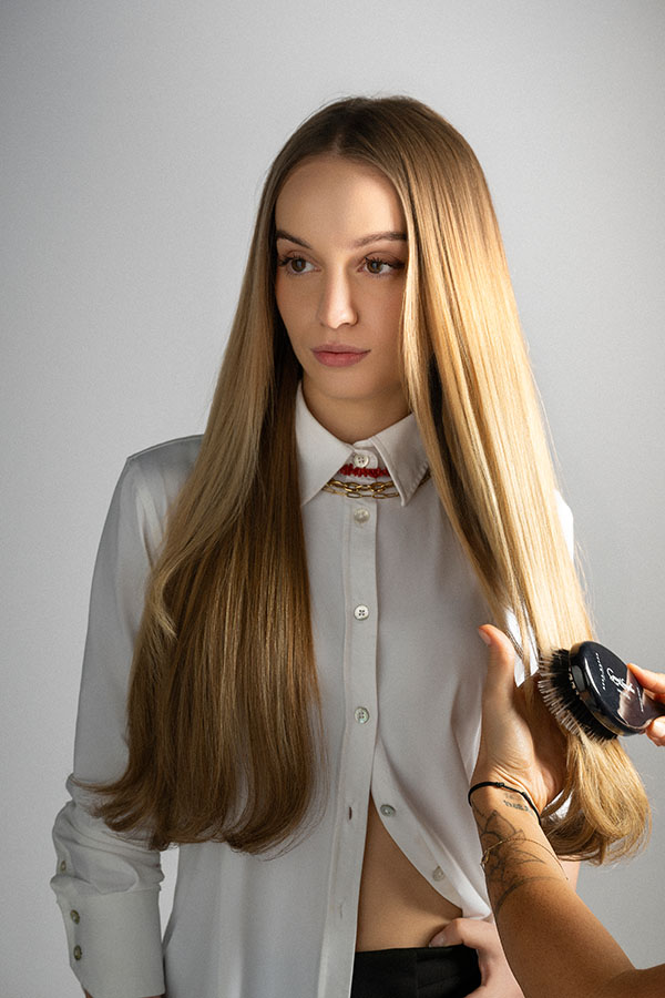 Ilaria zeigt den Trend zu besonders langen, natürlich wirkenden Haare