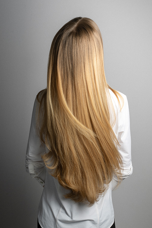 Ilaria zeigt den Trend zu besonders langen, natürlich wirkenden Haare