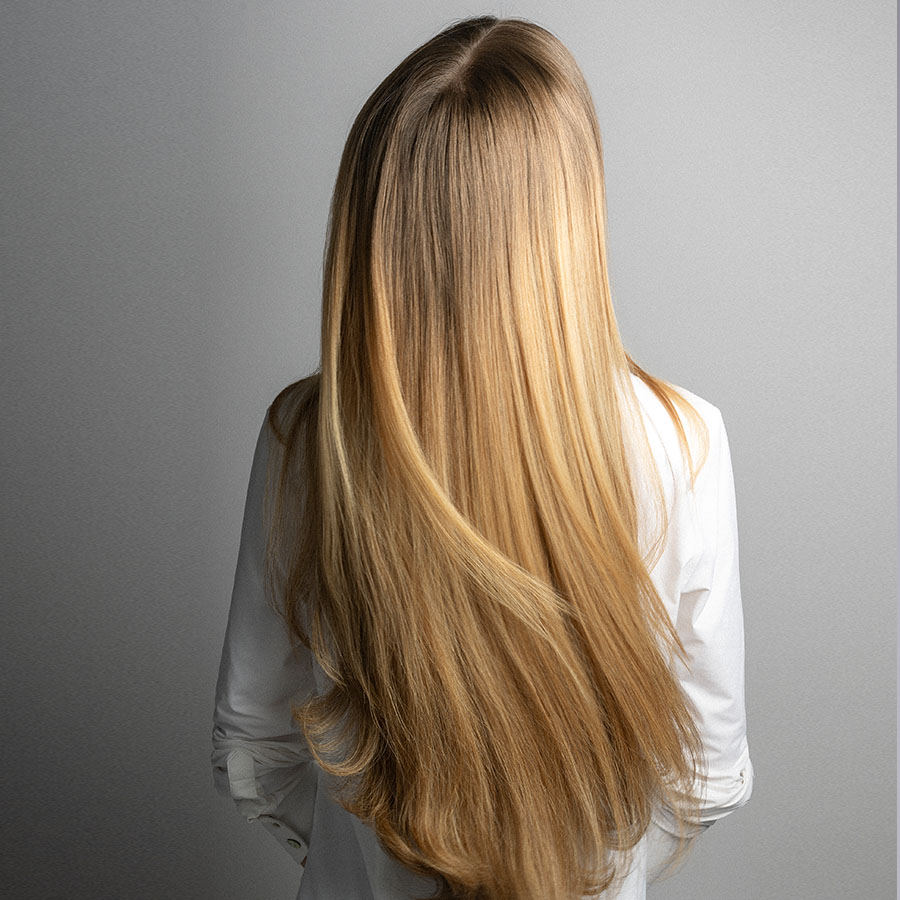 Ilaria zeigt den Trend zu besonders langen, natürlich wirkenden Haare