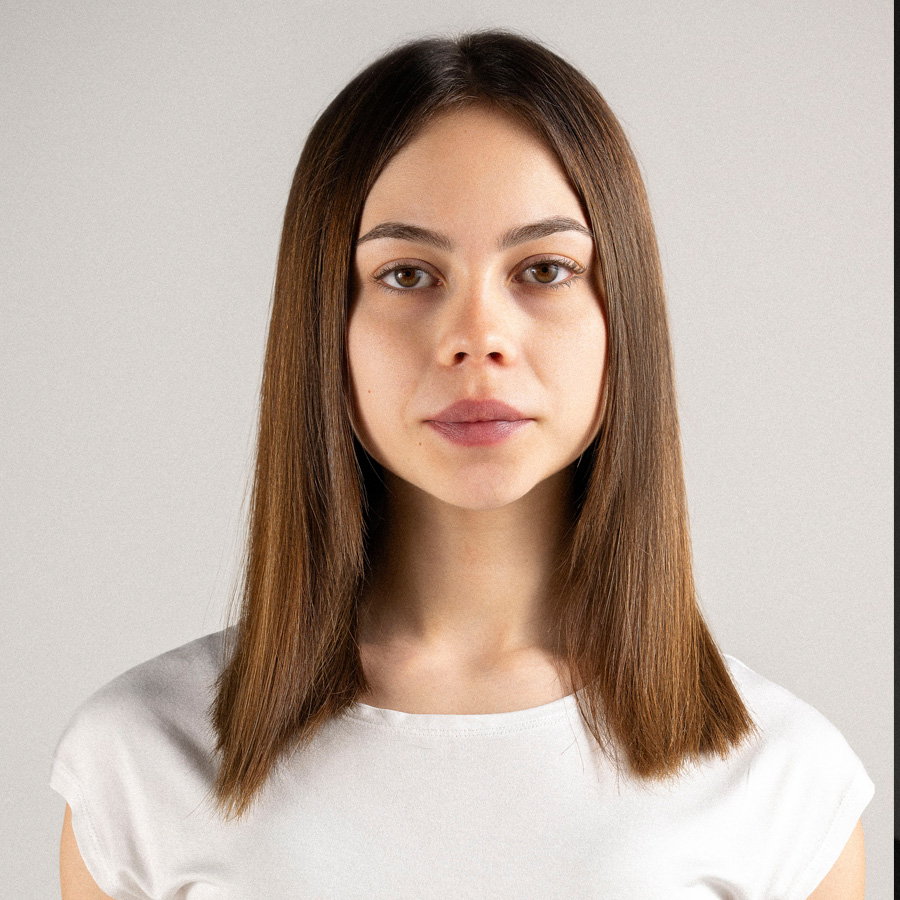 Michela demonstriert, wie Extensions auch einen Long Bob voller, moderner und vielseitiger machen 