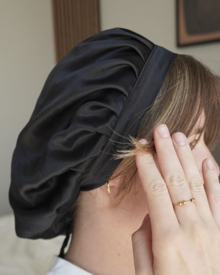 Great Lengths Shop Silk Bonnet Seidenhaube 100 Seide Black great-lengths-shop-silk-bonnet-seidenhaube-100-seide-black